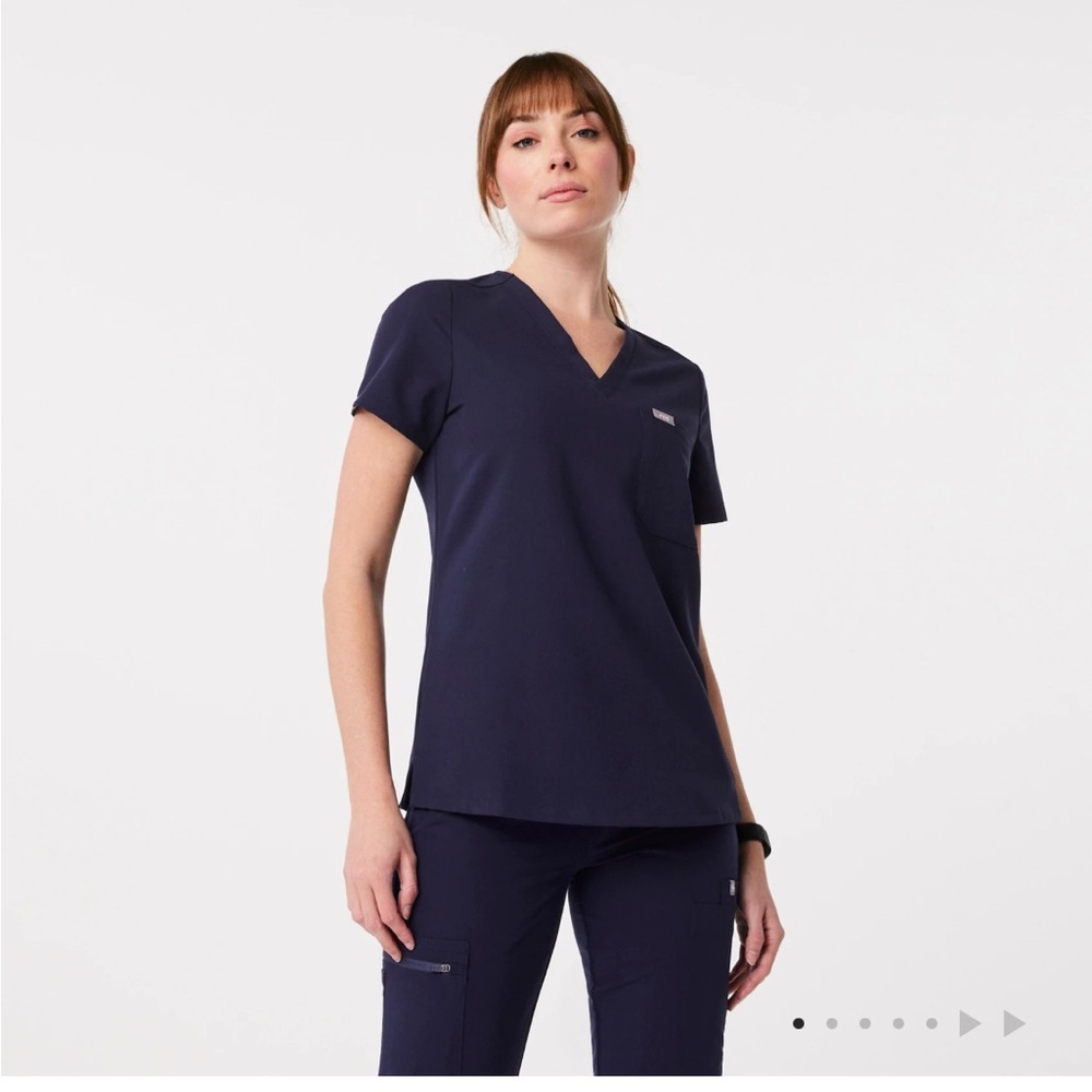 Figs Catarina One Pocket Scrub Top medium nurse hospital workwear‎